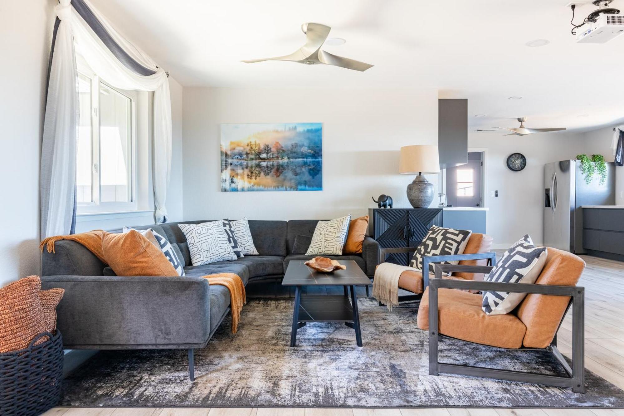 Rolling Oaks Ranch - 200 Acres Of Lakeside Beauty & Countryside Serenity 마리포사 외부 사진